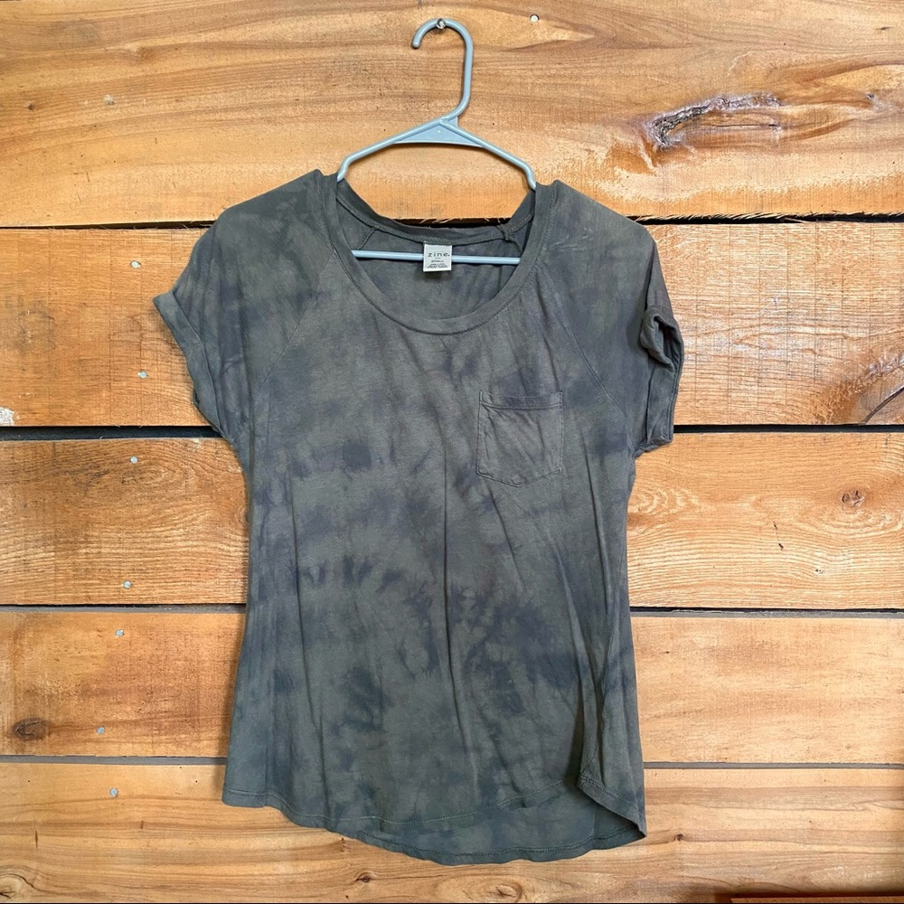 Green Zine tee. Size small.